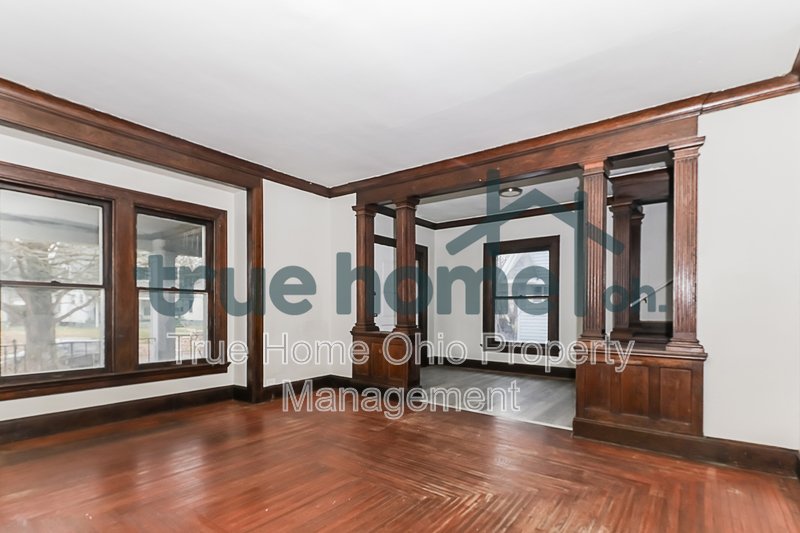 1249 Everett Drive property image