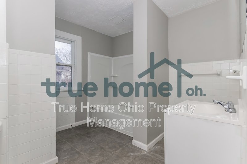 1249 Everett Drive property image