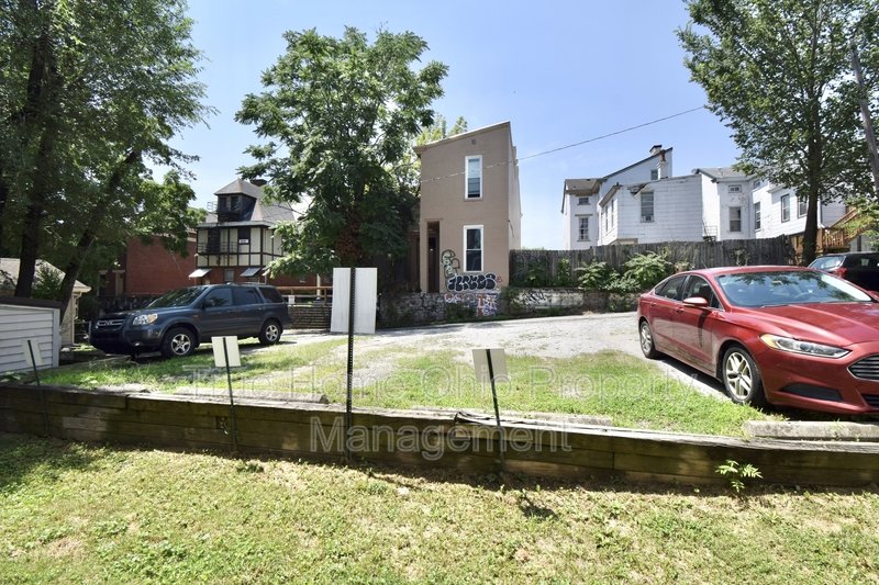 2425 West Clifton Avenue - 1 property image