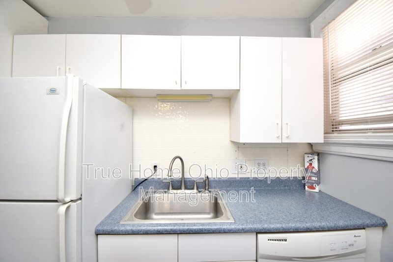 2425 West Clifton Avenue - 2 property image