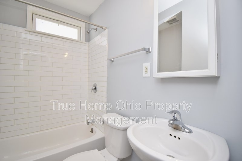2425 West Clifton Avenue - 2 property image