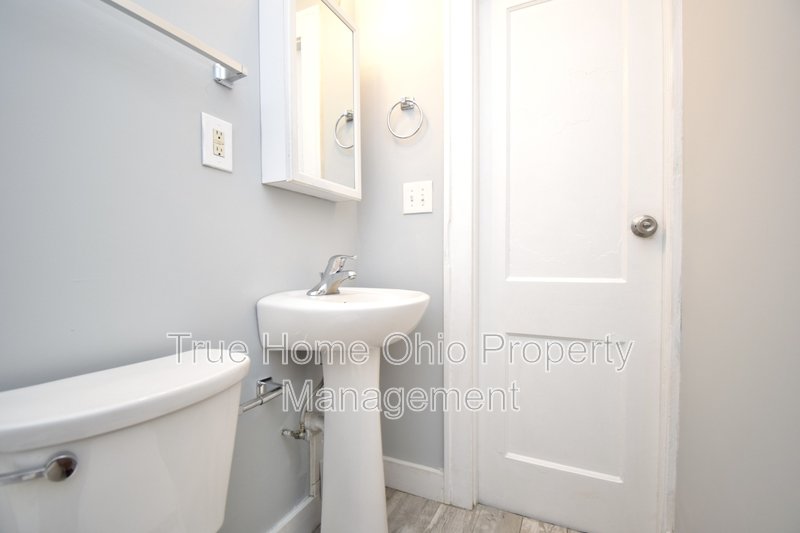 2425 West Clifton Avenue - 2 property image