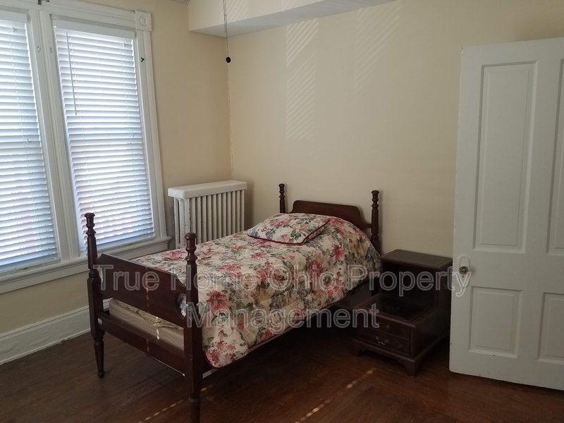 3493 Brookline Avenue - 2 property image