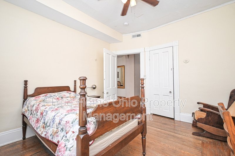 3493 Brookline Avenue - 2 property image