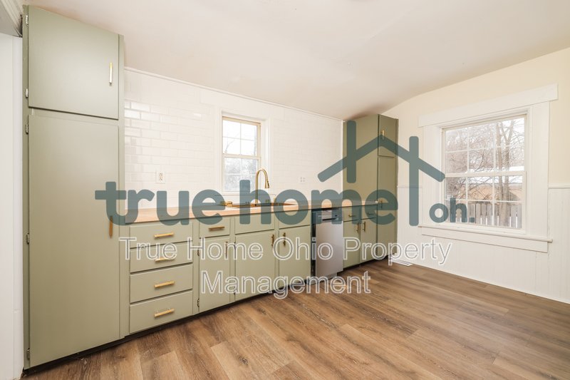 130 Burgess Ave property image