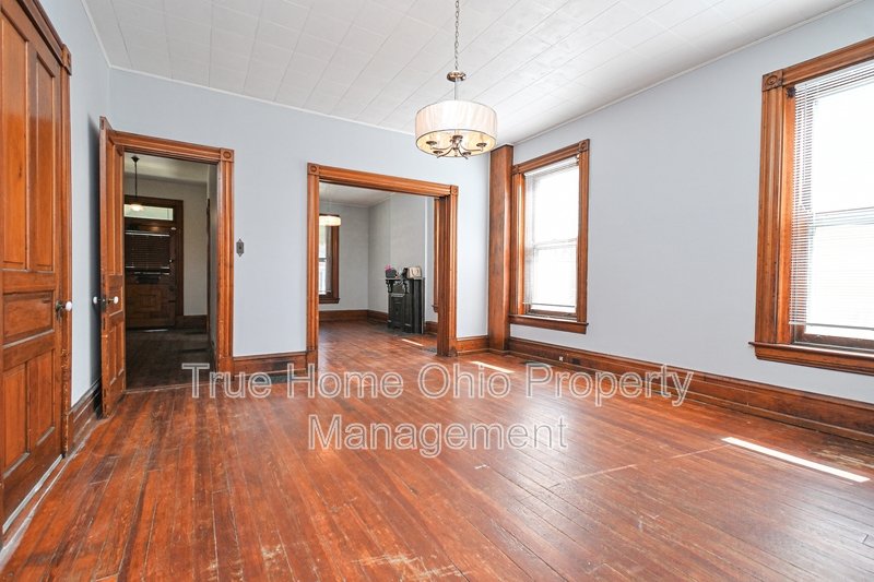 735 Considine Avenue property image