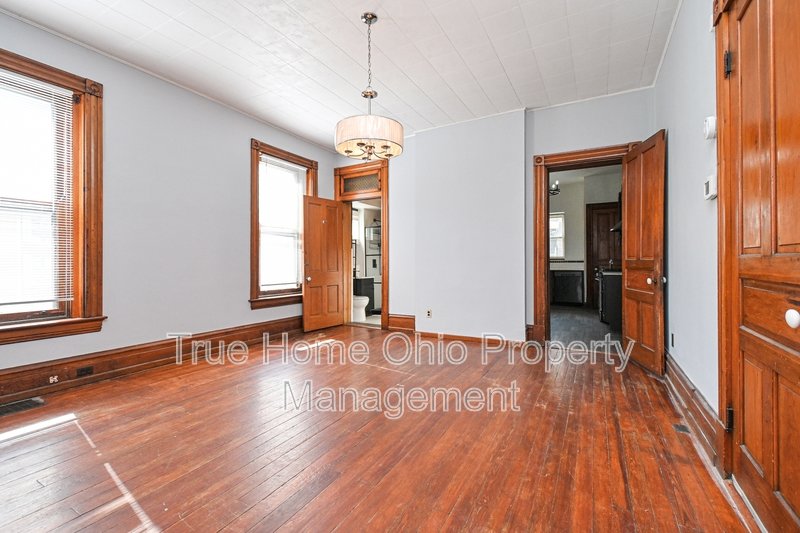 735 Considine Avenue property image