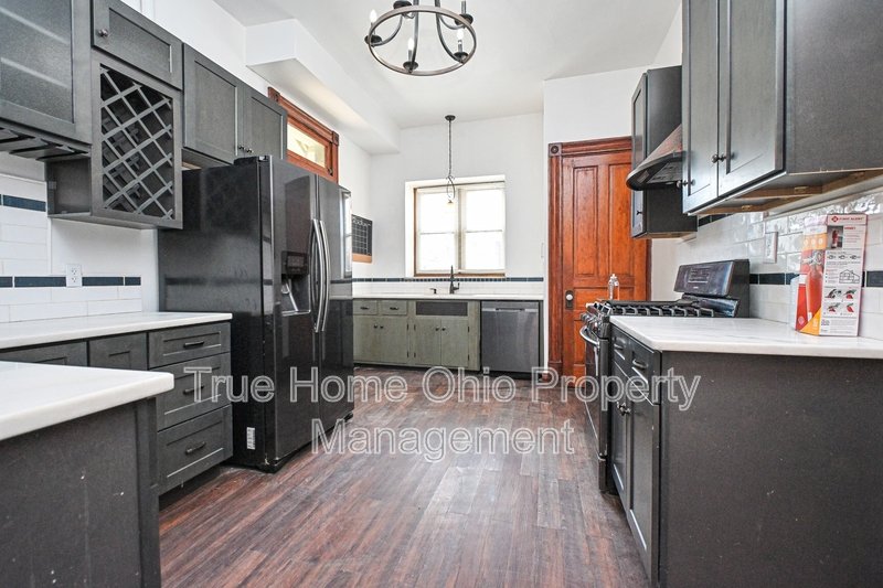 735 Considine Avenue property image