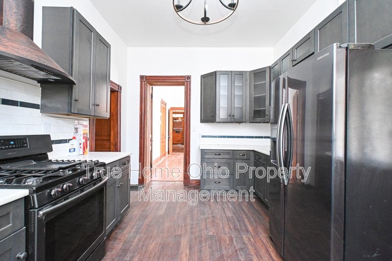 735 Considine Avenue property image