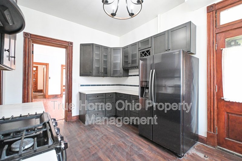735 Considine Avenue property image