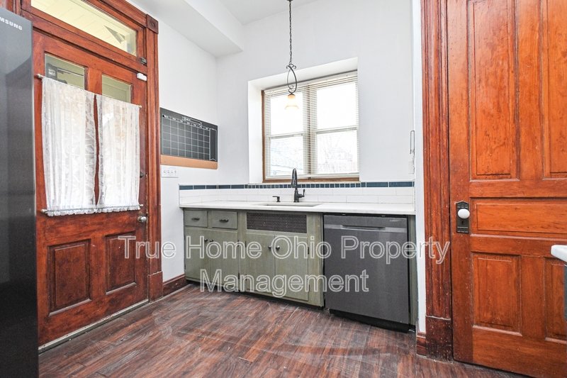 735 Considine Avenue property image
