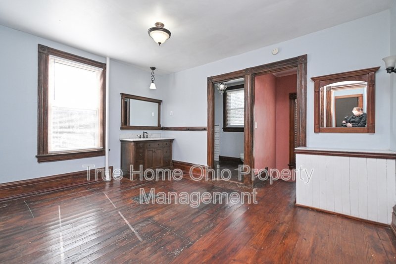 735 Considine Avenue property image