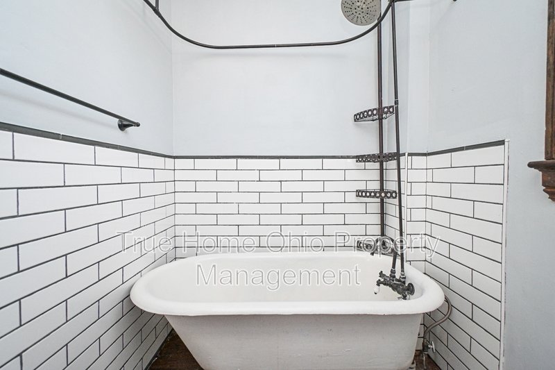 735 Considine Avenue property image