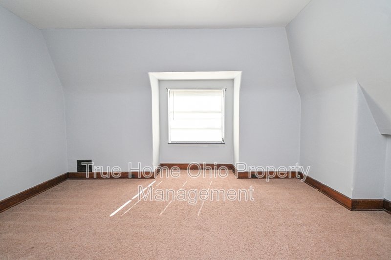 735 Considine Avenue property image