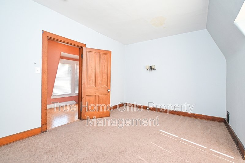 735 Considine Avenue property image