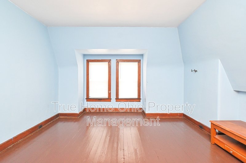 735 Considine Avenue property image