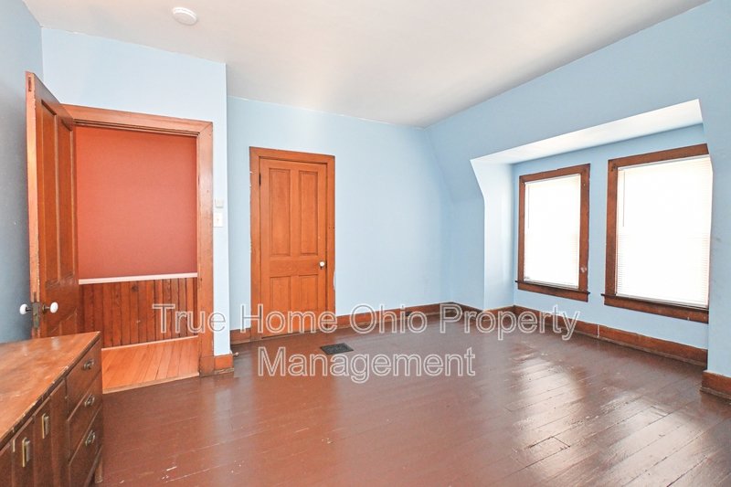 735 Considine Avenue property image