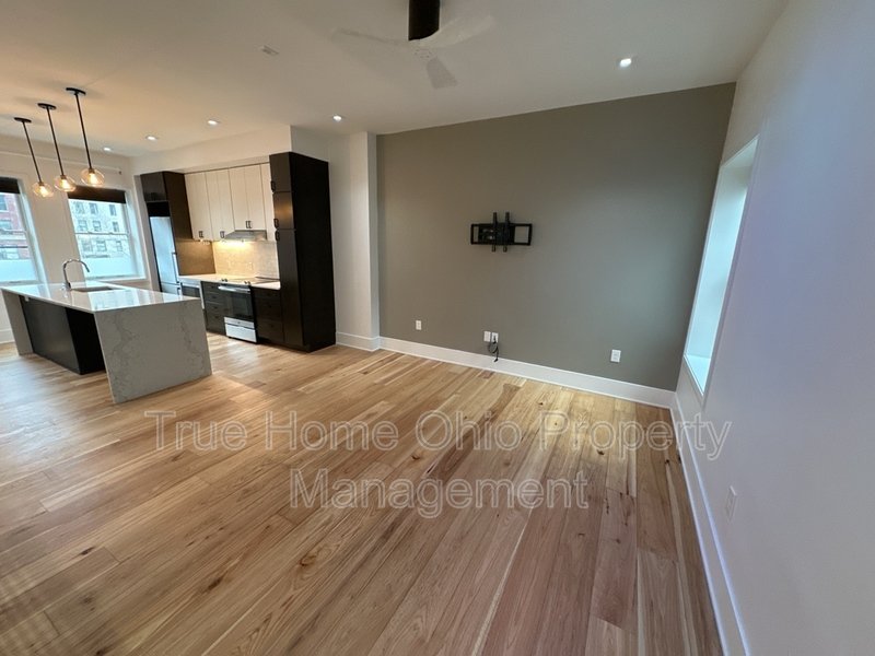 32 East Court Street #202 property image