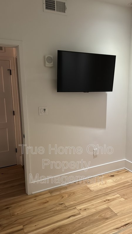 32 East Court Street #202 property image