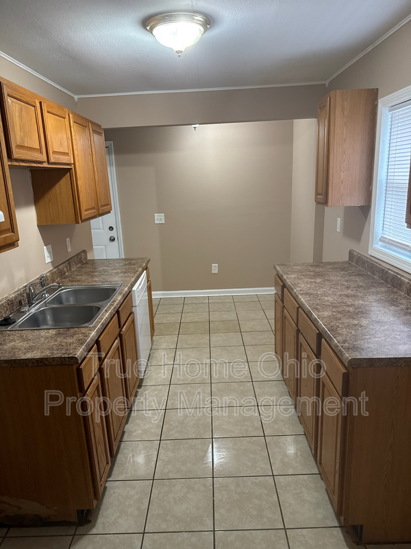 1905 Sheffield Street property image