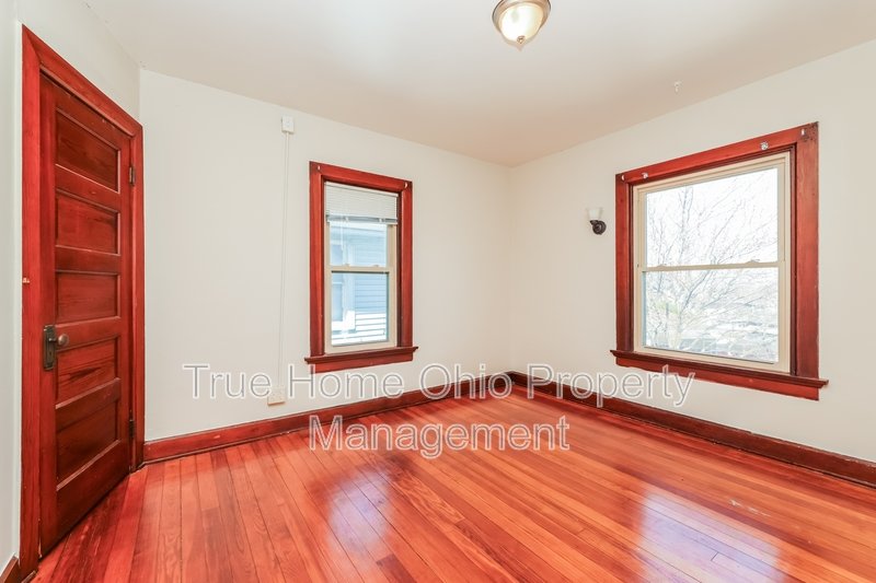 920 E Stewart Street property image