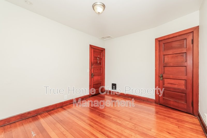 920 E Stewart Street property image