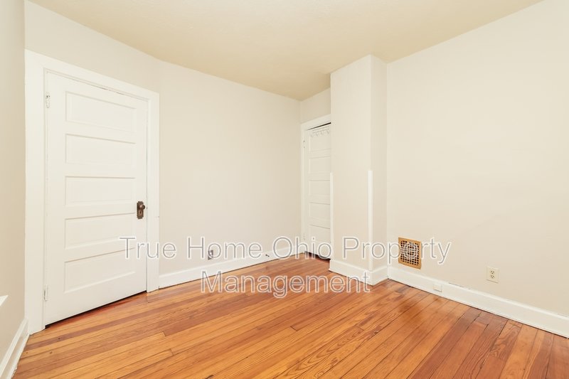 920 E Stewart Street property image