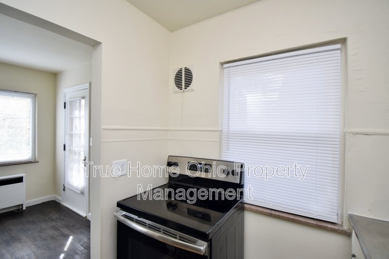 5739 Montgomery Road - 3 property image