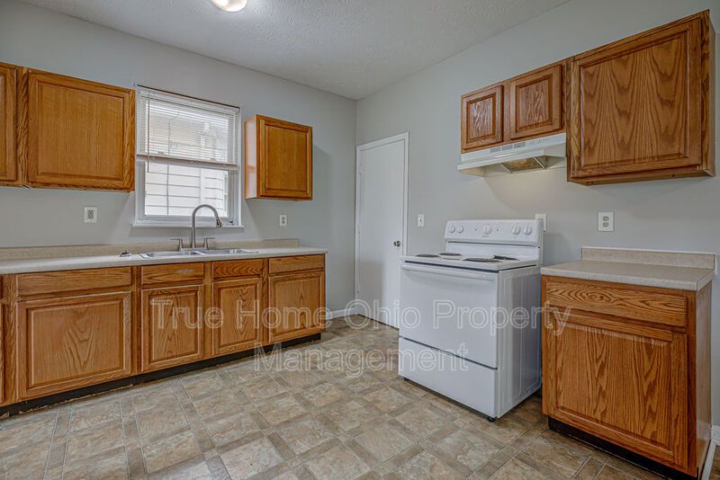 1915 Woodlawn Avenue property image