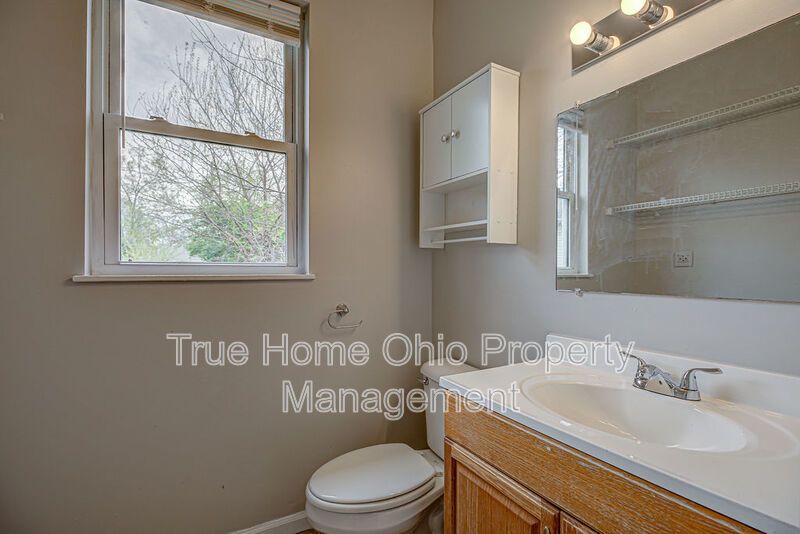 1915 Woodlawn Avenue property image