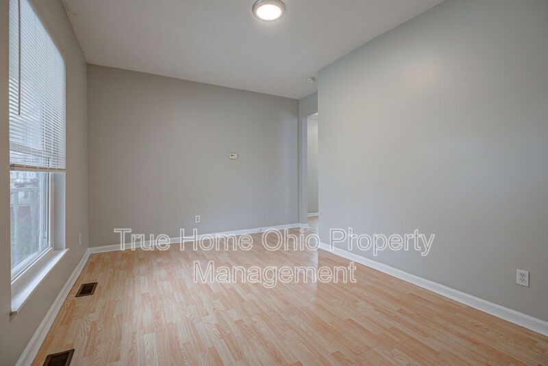 1915 Woodlawn Avenue property image