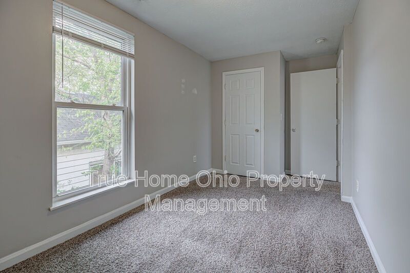 1915 Woodlawn Avenue property image