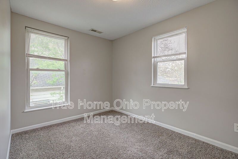 1915 Woodlawn Avenue property image