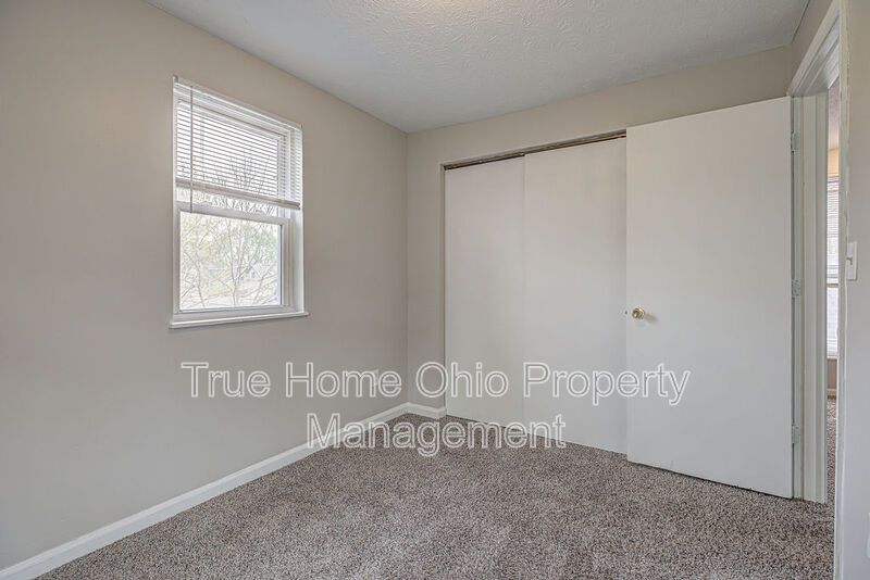 1915 Woodlawn Avenue property image