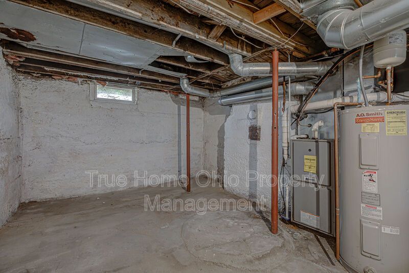 1915 Woodlawn Avenue property image