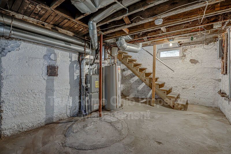 1915 Woodlawn Avenue property image