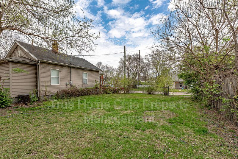 1915 Woodlawn Avenue property image