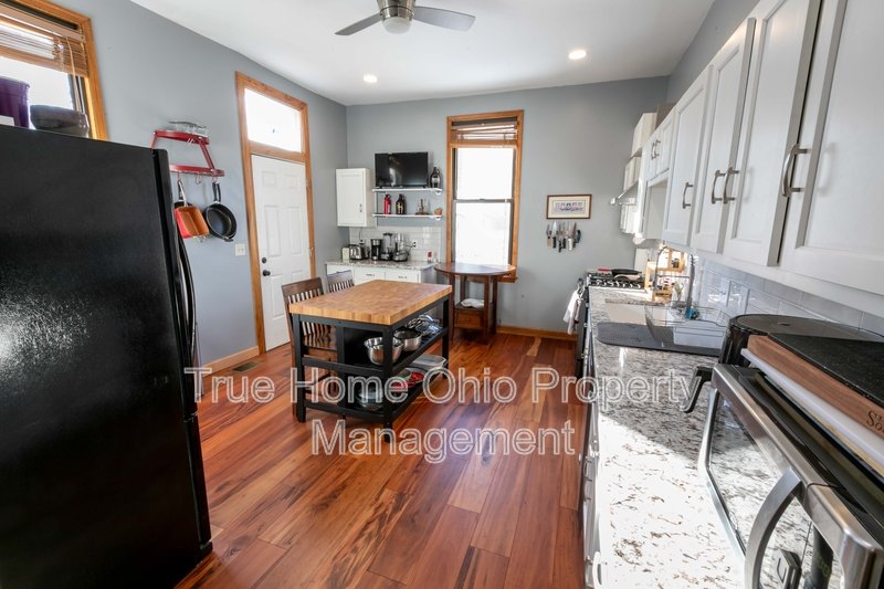 1241 Bates Avenue property image