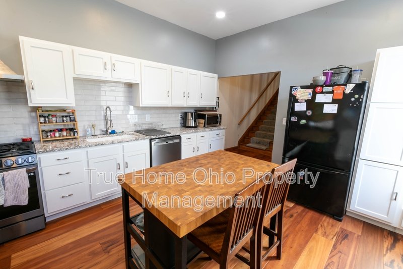 1241 Bates Avenue property image