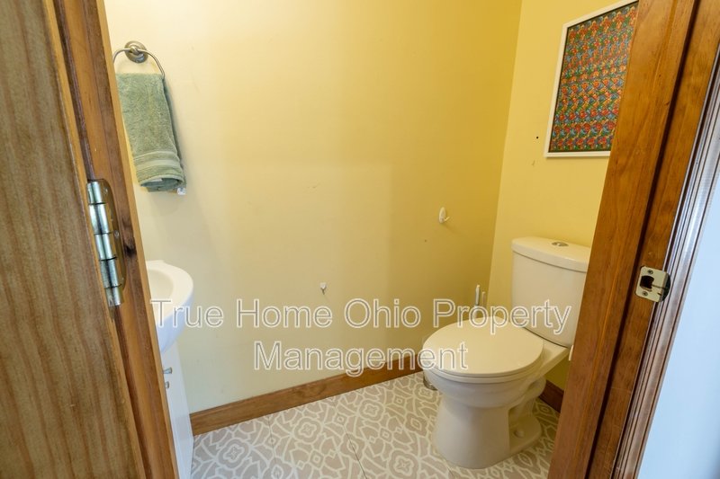 1241 Bates Avenue property image