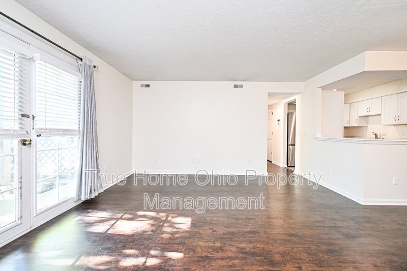 3021 Stratford Ct - 1 property image