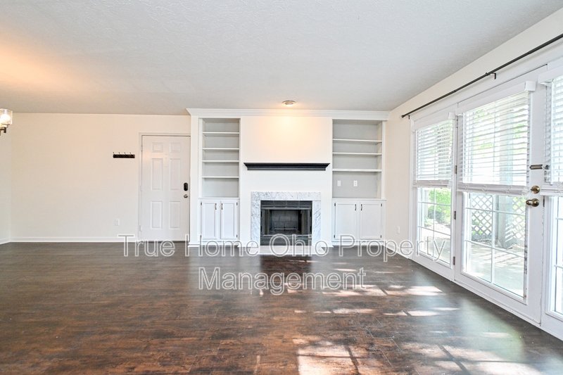 3021 Stratford Ct - 1 property image