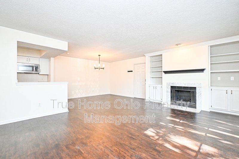 3021 Stratford Ct - 1 property image
