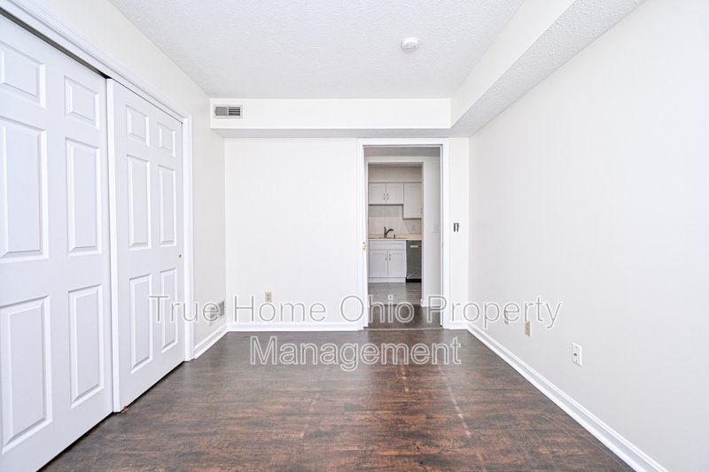 3021 Stratford Ct - 1 property image