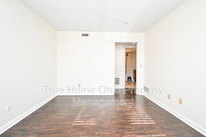 3021 Stratford Ct - 1 property image