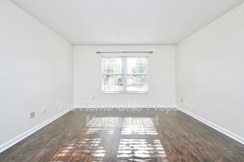 3021 Stratford Ct - 1 property image