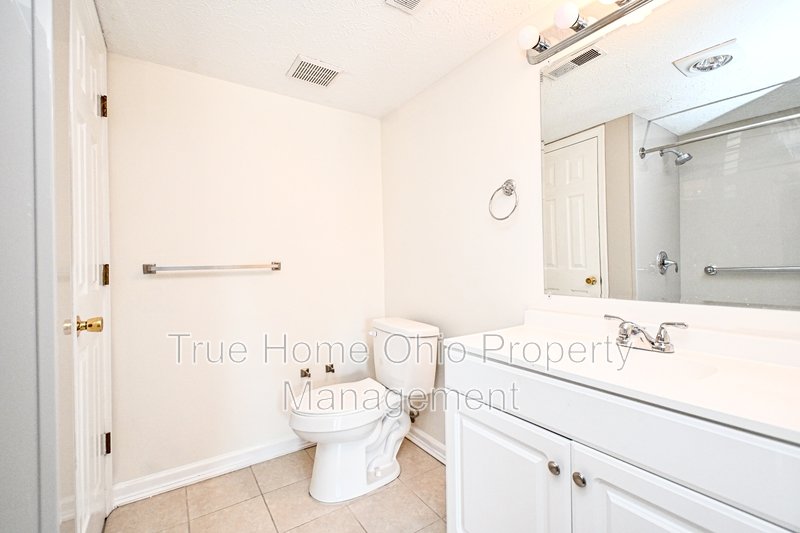 3021 Stratford Ct - 1 property image