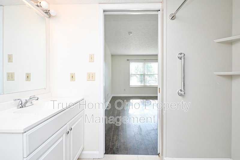 3021 Stratford Ct - 1 property image