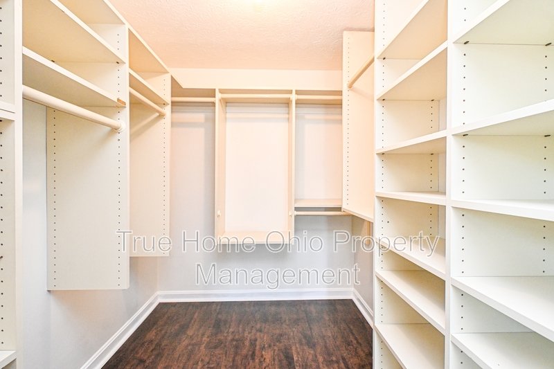 3021 Stratford Ct - 1 property image