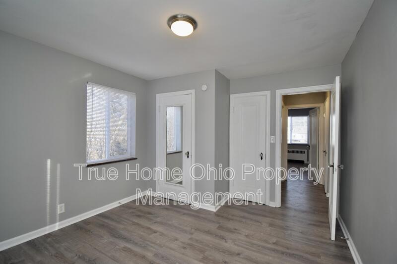5219 Colerain Avenue property image
